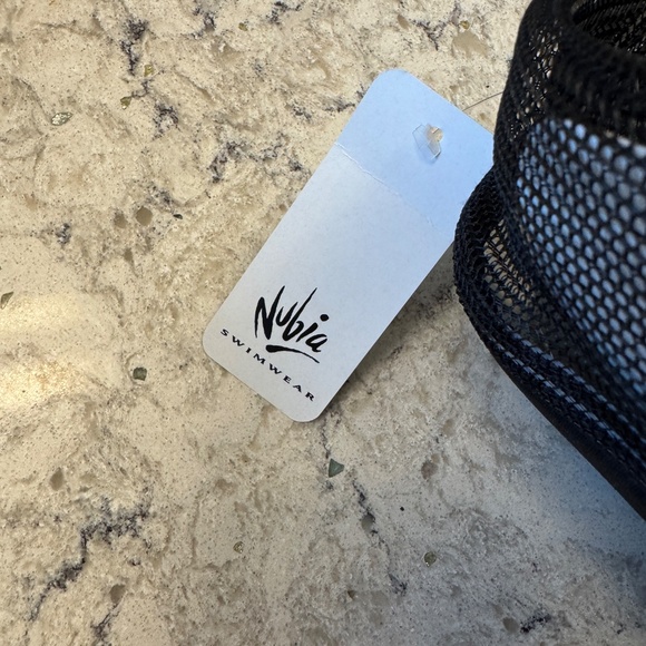 NWT Black trucker hat with the Text "Tequilla Lime sunshine "in gold glitter - Picture 12 of 12